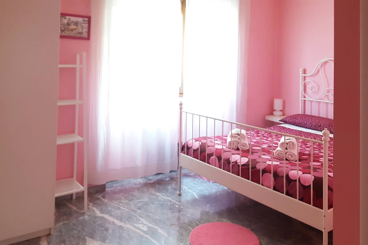 camera rosa 1